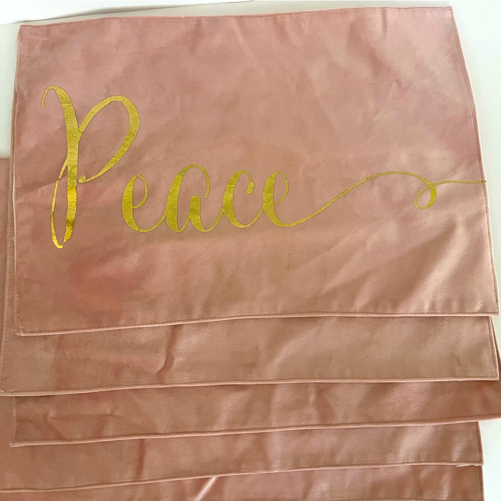 Peace holiday at home velvet blush placemat, set of 5